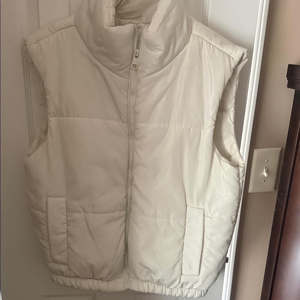 New Look Cream Puffer Vest
